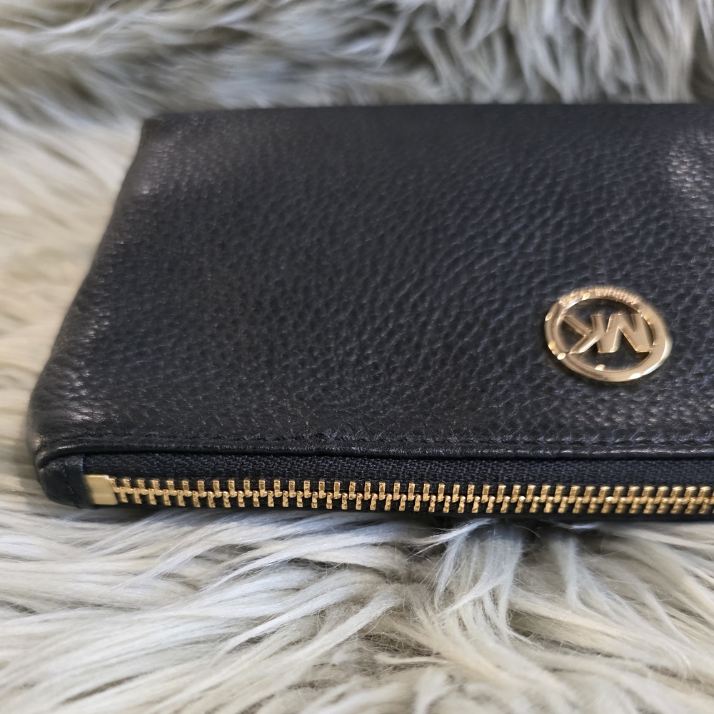 Michael Kors Black Pebbled Leather Clutch - Picture 10 of 13